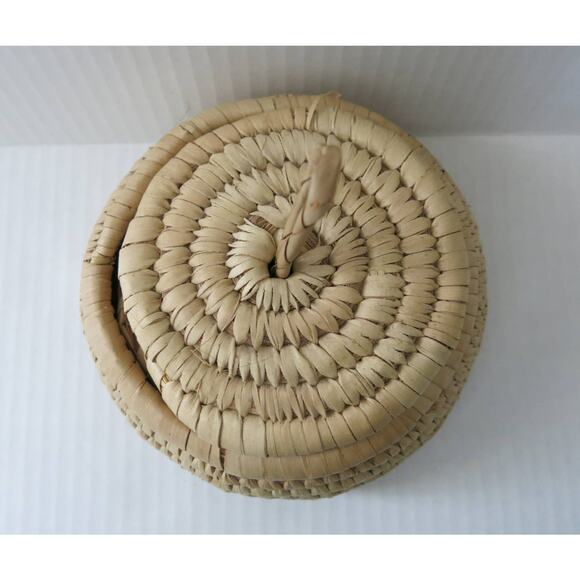 AFRICAN/NIGERIAN Hand Woven Basket Grass Tribal Ethnic with Lid and Hanger - Picture 3 of 5